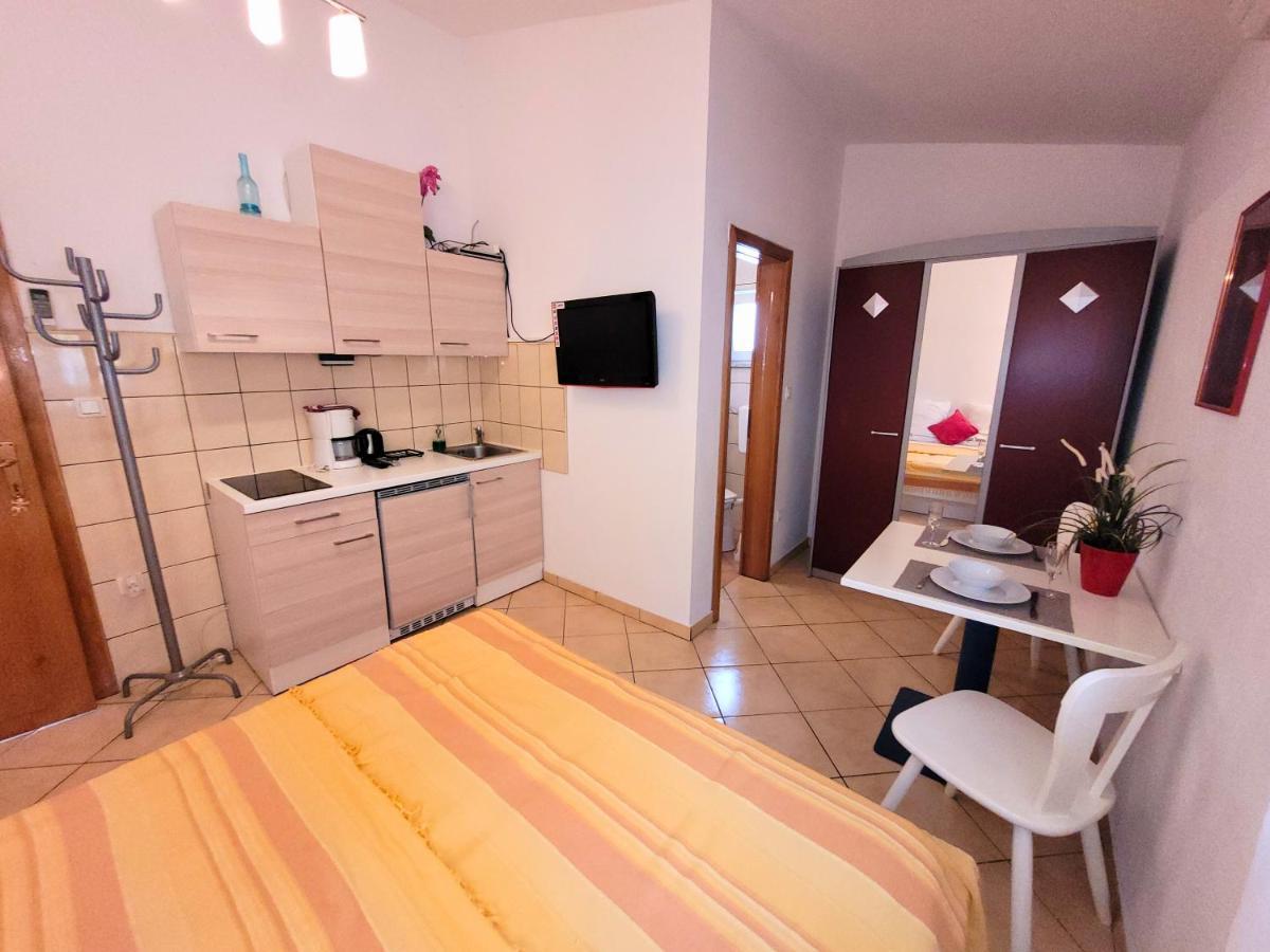 Apartment Jelena Vir Eksteriør bilde