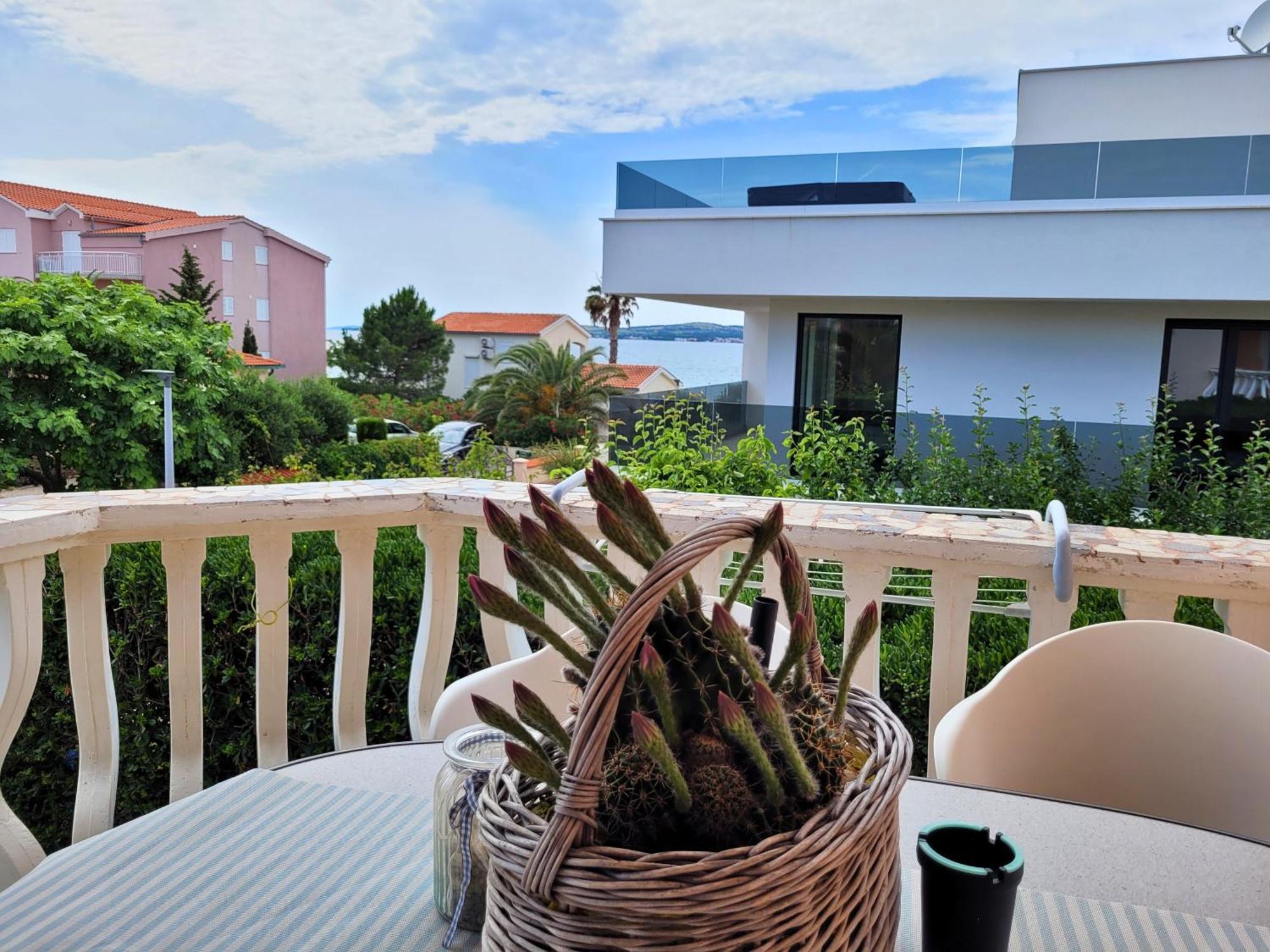 Apartment Jelena Vir Eksteriør bilde